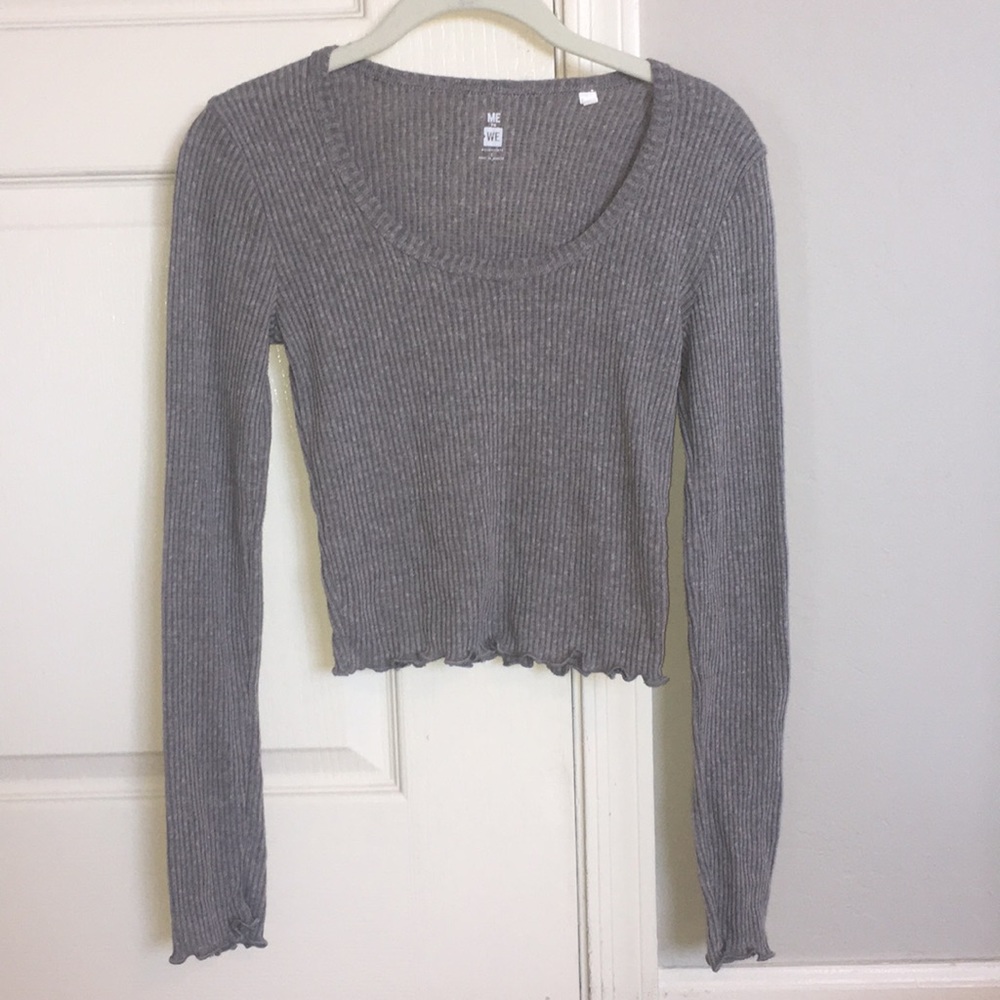 Cropped long sleeved shirt